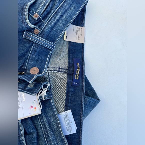 Levi’s - Picture 4 of 4